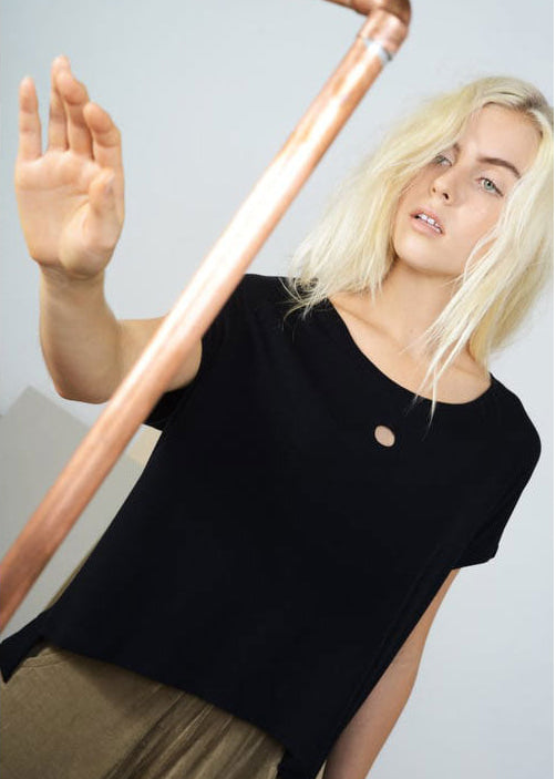 hole punch tee black view 1
